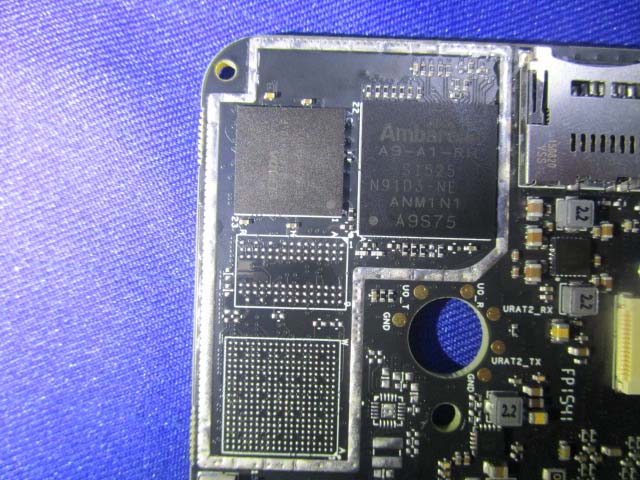 Ambarella A9 SoC and memory for 4K video processing.