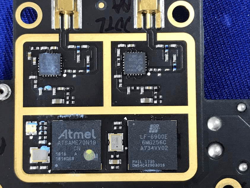 RF section: ARM Cortex-M7 MCU and dual RF antenna interfaces.