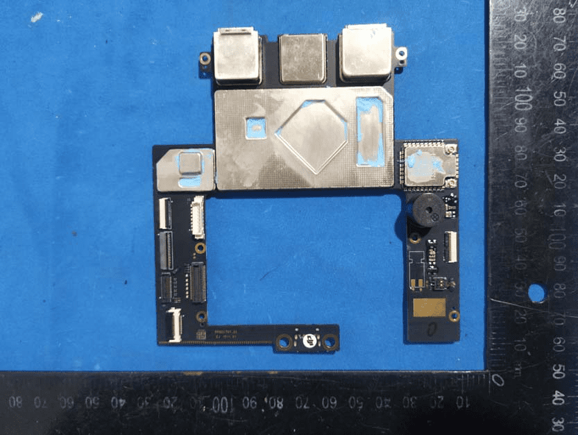 L-shaped PCB with shielded RF/digital zones and multiple FPC connectors.