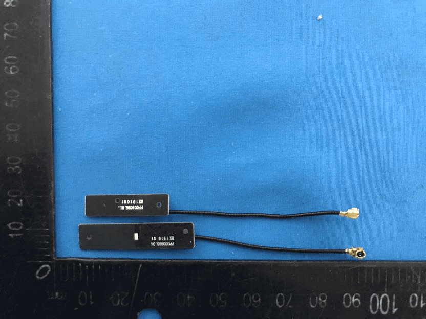 Pair of PCB trace antennas with U.FL connectors for multi-band RF.