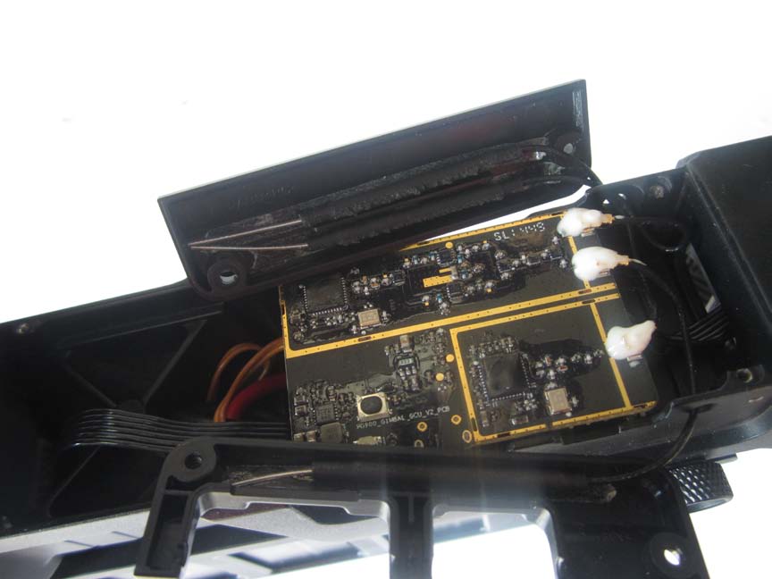 Motor control PCB with modular connectors and precise stabilization ICs.