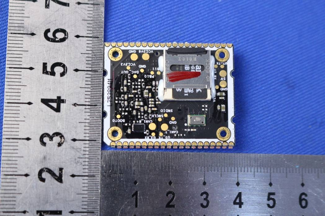 MicroSD-equipped data logging or GPS module for onboard recording.