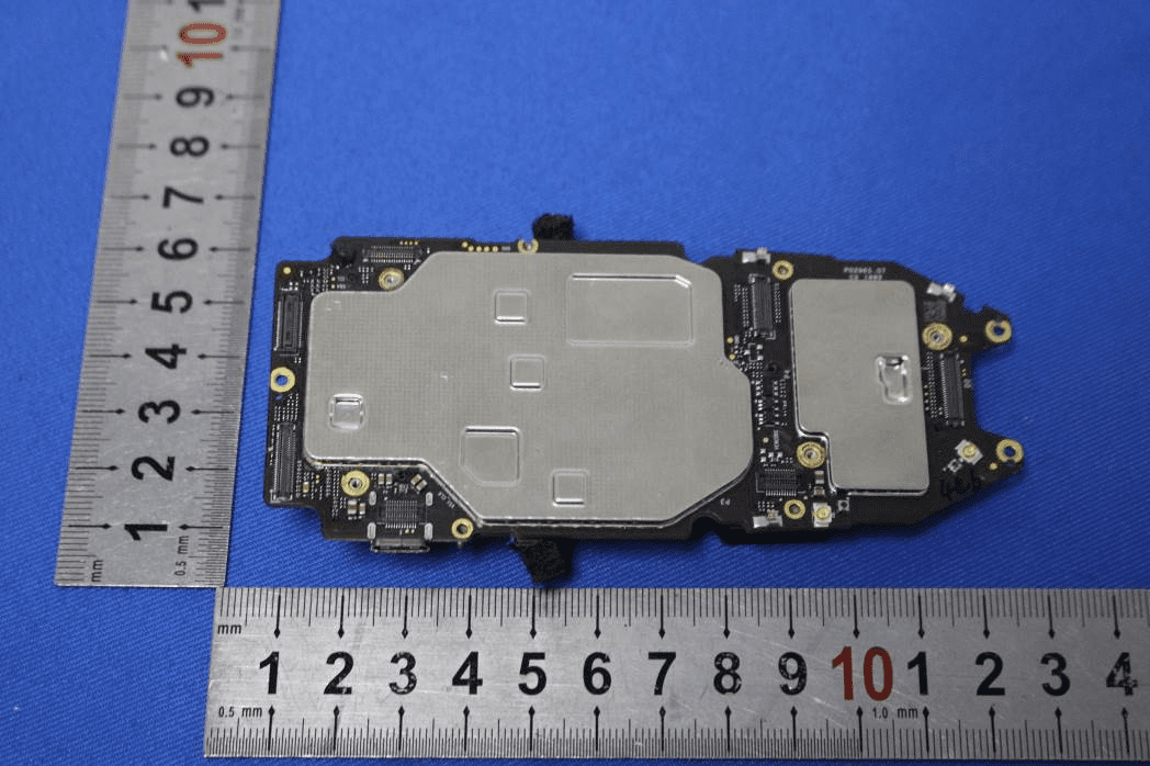 Core logic and RF board with extensive shielding and modular connectors.