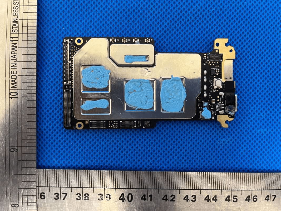 PCB with shielded processor, RF modules, and modular FPC connectors.